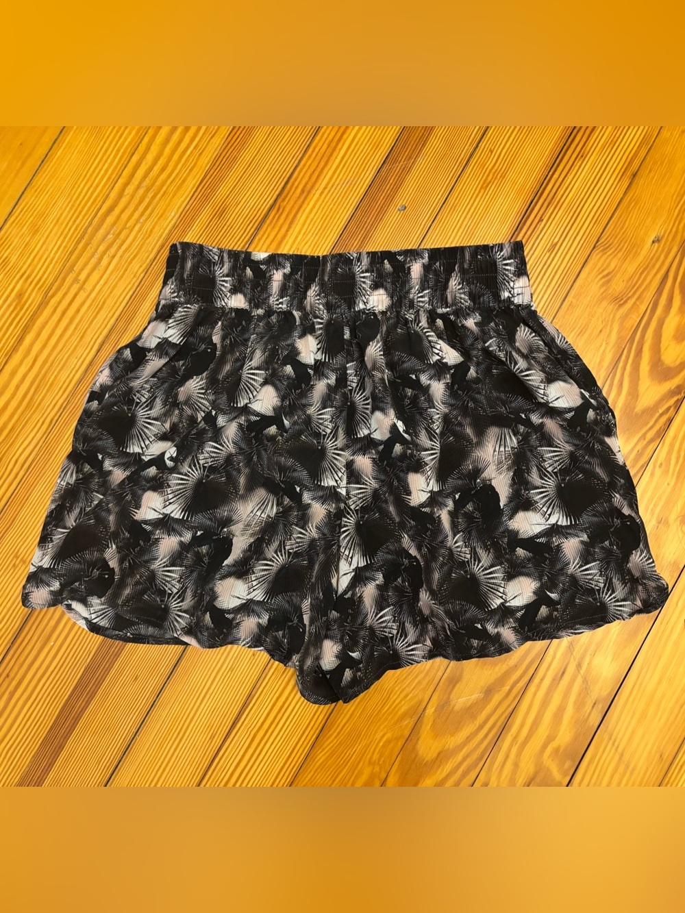 NWOT All Saints 100% Silk Kaplan Island Shorts - Picture 6 of 7